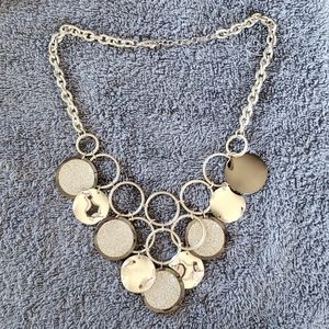 🛍Silver toned & glittery disc necklace